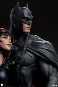 Gallery Image of Batman and Catwoman Diorama
