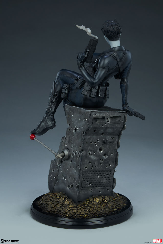 domino sideshow statue