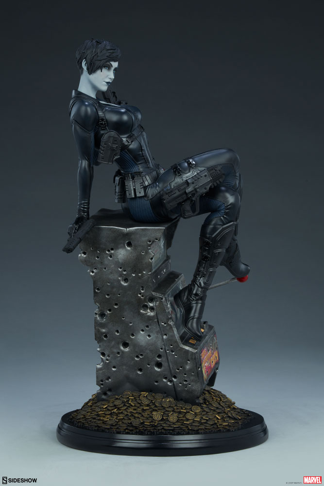domino sideshow statue