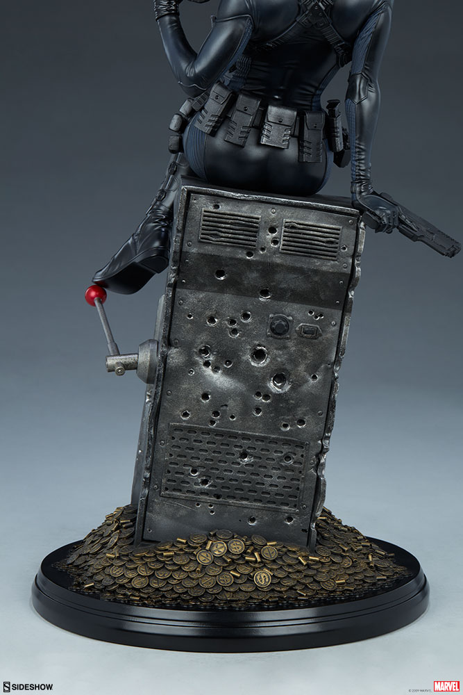 sideshow domino statue