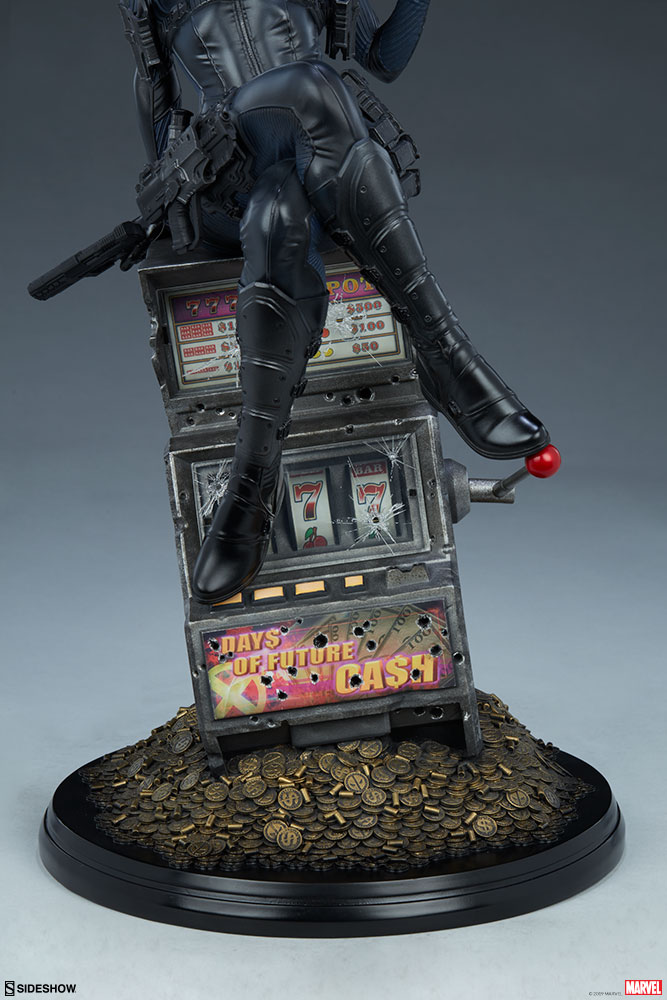 domino sideshow statue