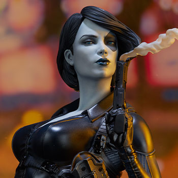 Domino Marvel Premium Format™ Figure