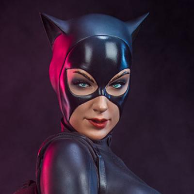 Unboxing Video Catwoman Premium Format Figure