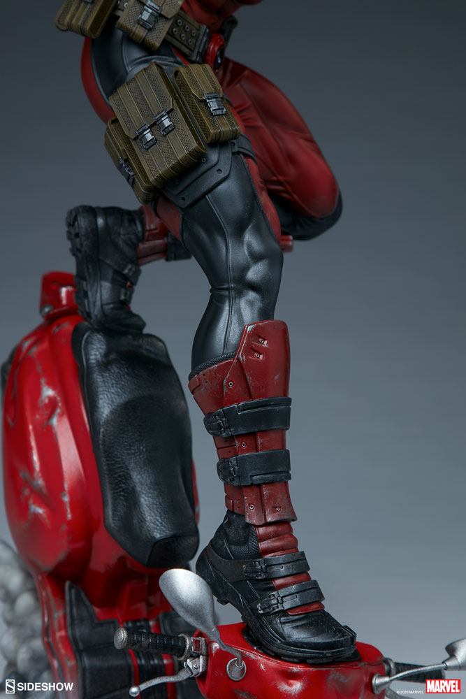 deadpool sideshow statue