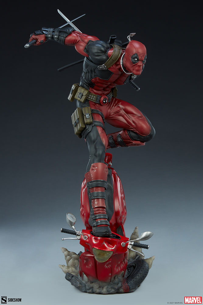 Marvel Deadpool Statue Premium Action Figure 20 cm height