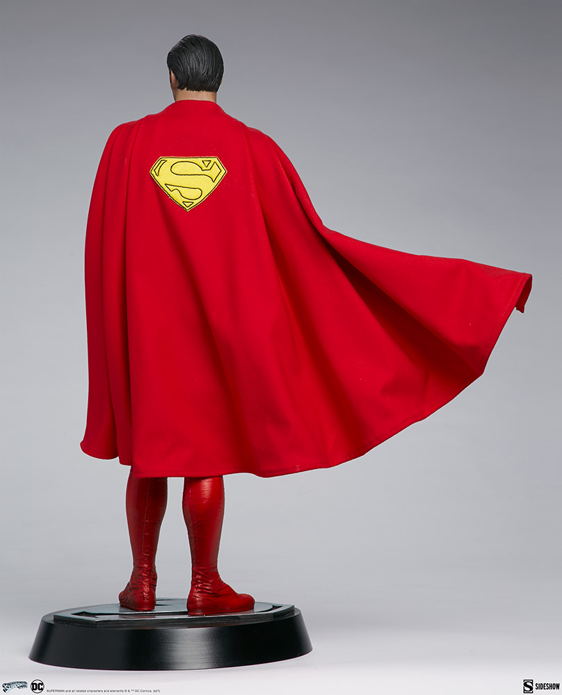 Superman The Movie (1978) – Superman Premium Format Figure Superman-the-movie-premium-format-figure_dc-comics_gallery_60651ff9347aa
