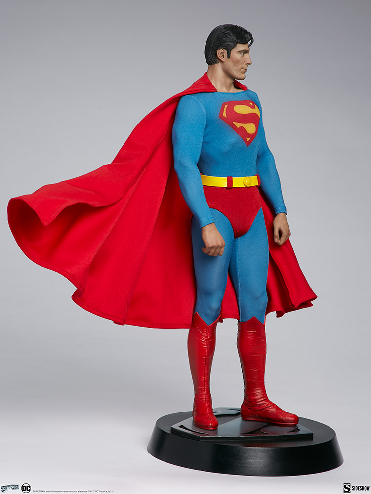 Superman The Movie (1978) – Superman Premium Format Figure Superman-the-movie-premium-format-figure_dc-comics_gallery_60651ff9a60ca