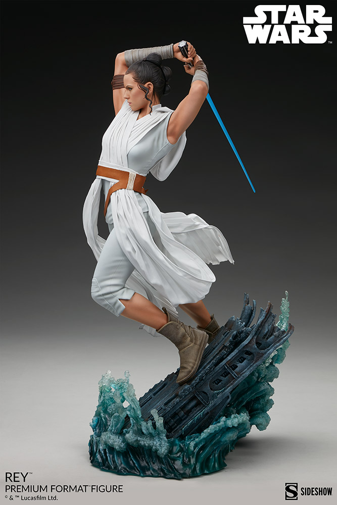 STAR WARS : Rey Premium Format Figure Rey-premium-format-figure_star-wars_gallery_623a47a36d33a