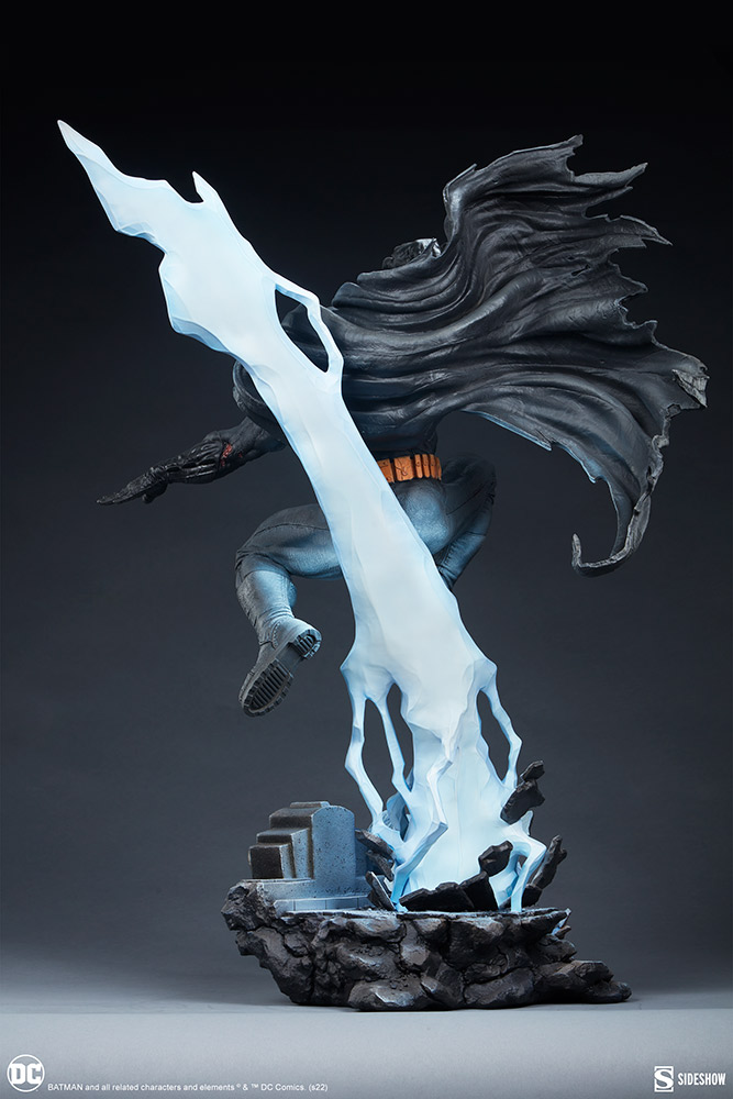 The Dark Knight Returns – Batman Premium Format Figure Batman-the-dark-knight-returns_dc-comics_gallery_61d65603122f3