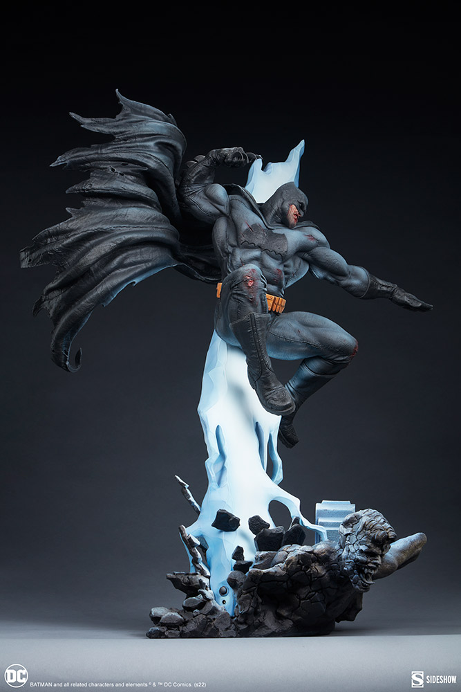 The Dark Knight Returns – Batman Premium Format Figure Batman-the-dark-knight-returns_dc-comics_gallery_61d656037046d