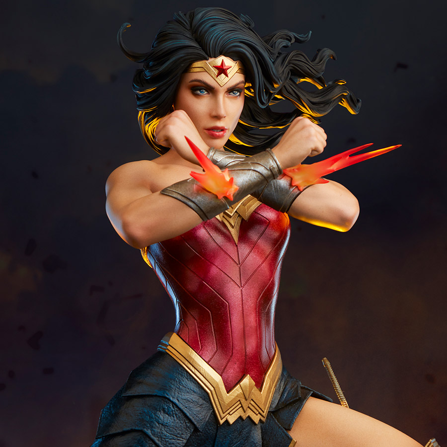 Wonder Woman: Saving the Day Premium Format Figure by Sideshow Collectibles