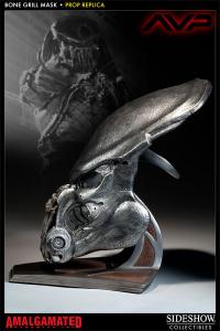 Gallery Image of Bone Grill Predator Mask Prop Replica