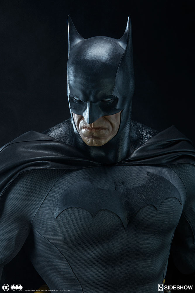 DC Comics Batman Legendary Scale(TM) Figure by Sideshow Coll