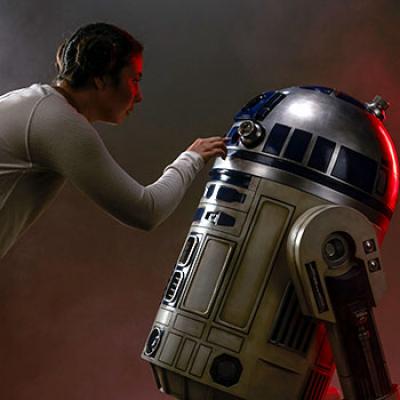 Unboxing Video R2-D2 Life-Size Figure