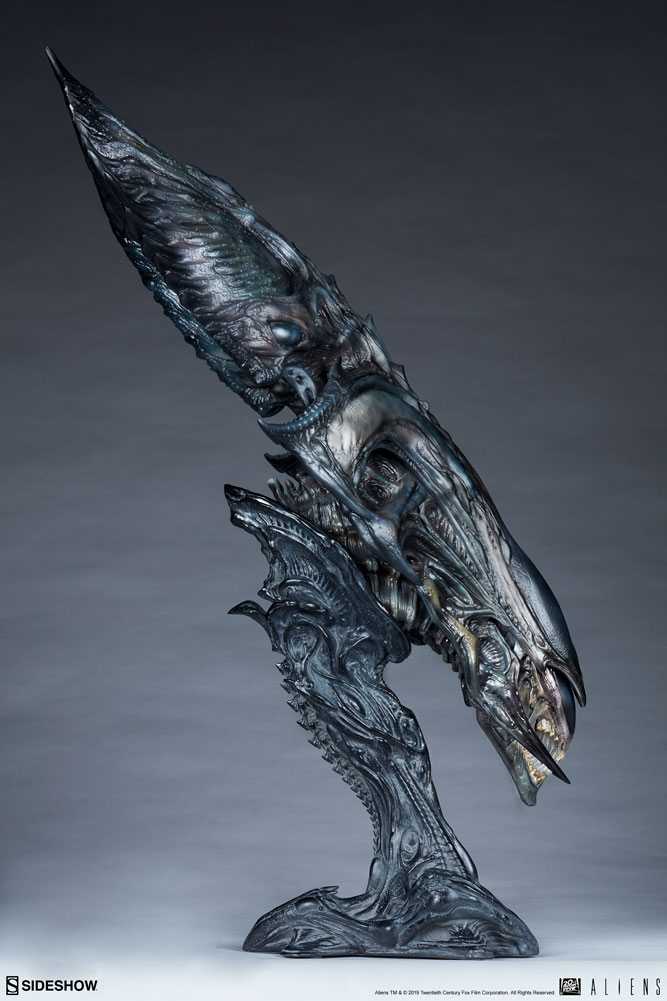 sideshow alien mythos