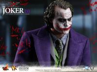 Gallery Image of The Joker 2.0 - DX Series Sixth Scale Figure