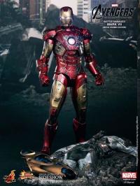 Gallery Image of Iron Man Battle Damaged Mark VII Sixth Scale Figure