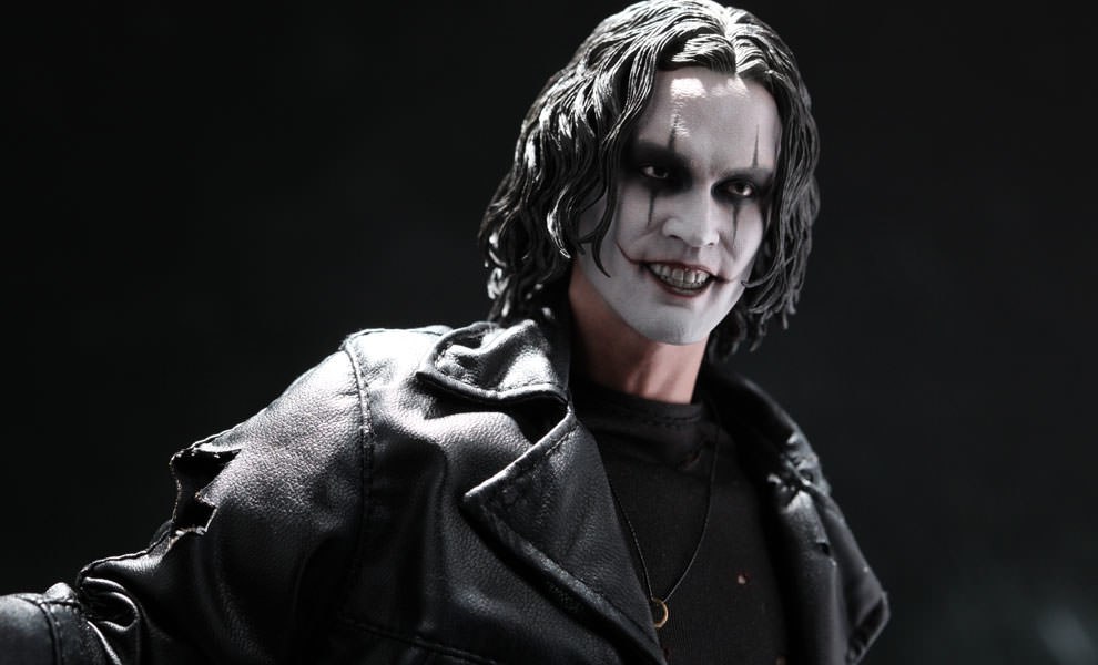 hot toys the crow