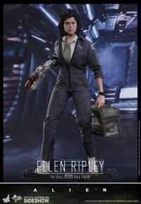 Gallery Image of Ellen Ripley Sixth Scale Figure