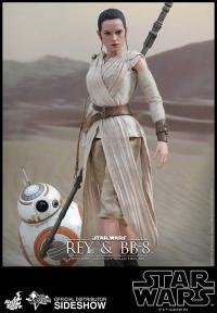 Gallery Image of Rey and BB-8 Sixth Scale Figure