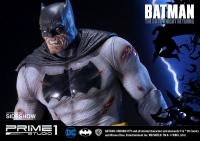 Gallery Image of The Dark Knight Returns Batman Statue