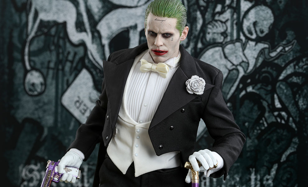 Review and photos of Suicide Squad Tuxedo Joker 1/6th scale action figure