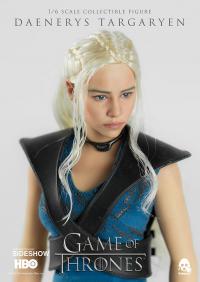 Gallery Image of Daenerys Targaryen Sixth Scale Figure