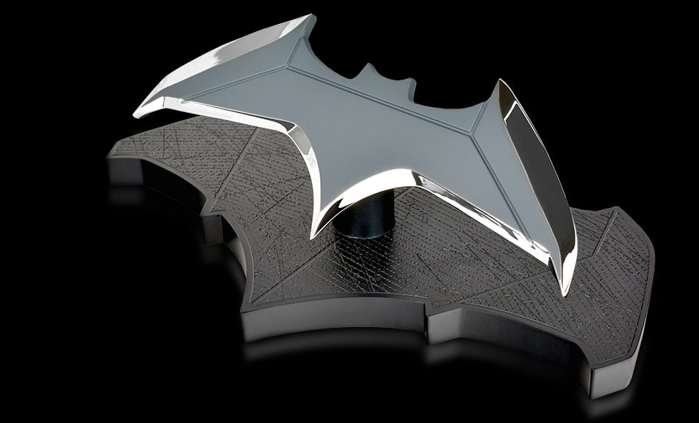 DC Comics Batman Batarang Prop Replica by Quantum Mechanix I | Sideshow  Collectibles