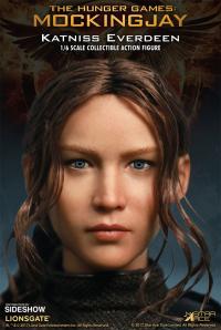 Gallery Image of Katniss Everdeen Sixth Scale Figure