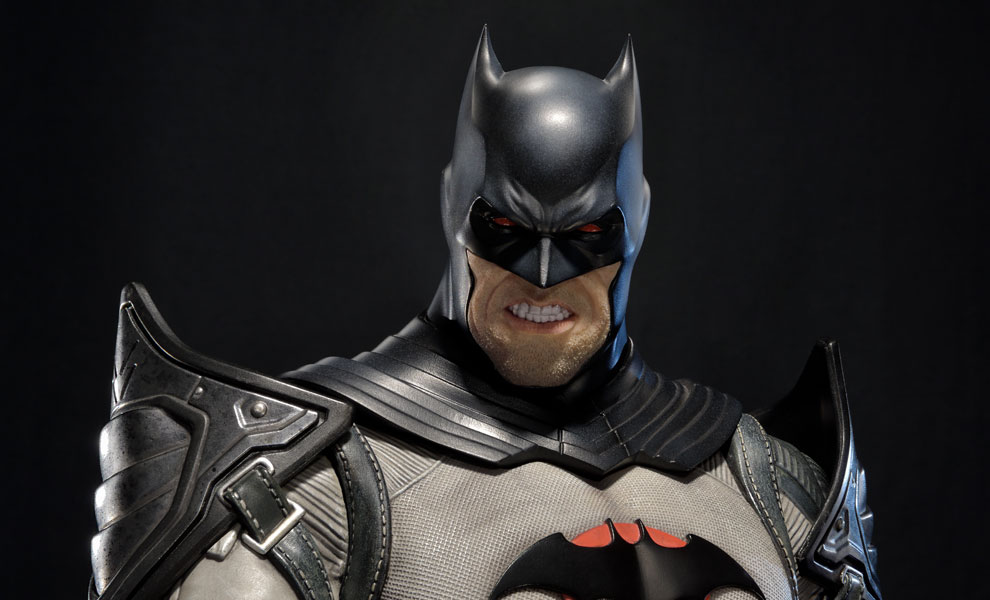 Gallery Feature Image of Batman Flashpoint Version Statue - Click to open image gallery