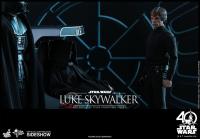 Gallery Image of Luke Skywalker Sixth Scale Figure