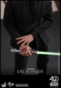 Gallery Image of Luke Skywalker Sixth Scale Figure