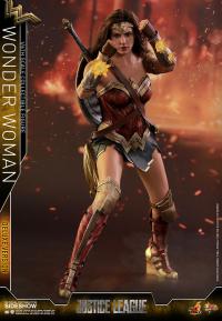 Gallery Image of Wonder Woman Deluxe Version Sixth Scale Figure