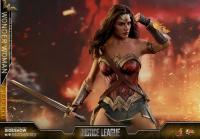 Gallery Image of Wonder Woman Deluxe Version Sixth Scale Figure