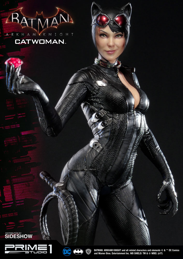 dc comics catwoman statue