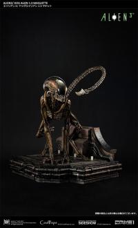 Gallery Image of Dog Alien Deluxe Maquette