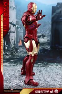 Gallery Image of Iron Man Mark III Quarter Scale Figure
