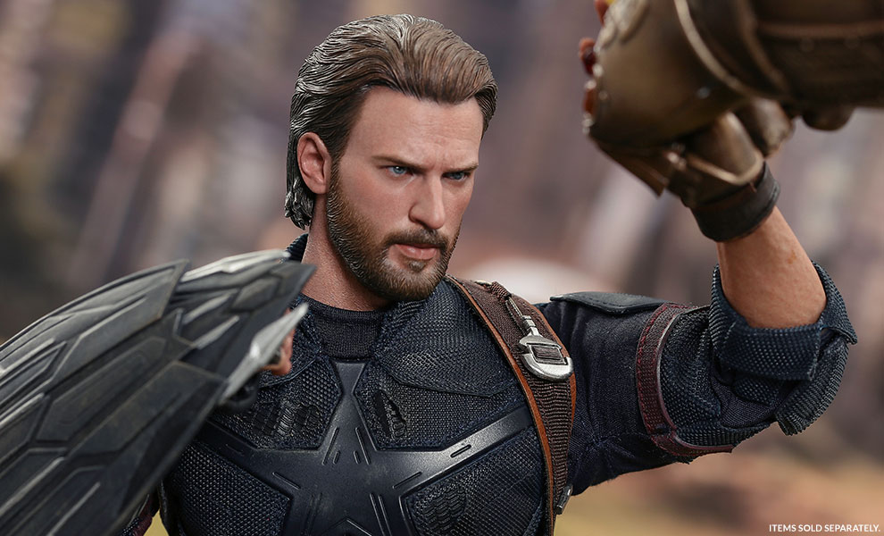 Gallery Feature Image of Captain America Sixth Scale Figure - Click to open image gallery