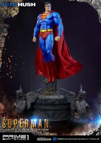 Gallery Image of Superman Fabric Cape Edition Statue