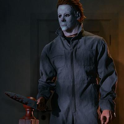 Unboxing Michael Myers Statue