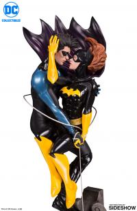 Gallery Image of Nightwing and Batgirl Statue