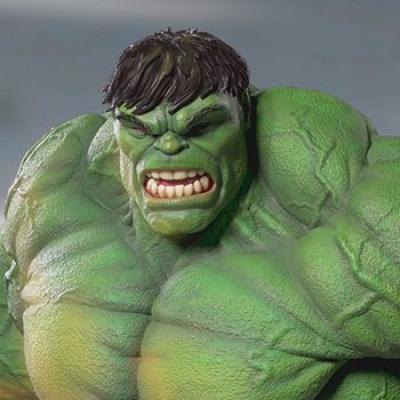 Hulk Statue by Iron Studios