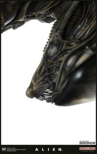 Gallery Image of Alien Big Chap Statue
