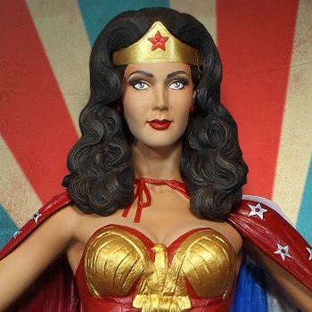 Wonder Woman Cape Variant DC Comics Maquette