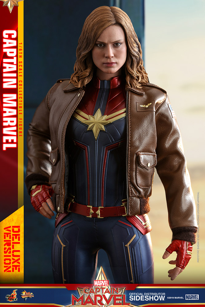 hot toys captain marvel deluxe