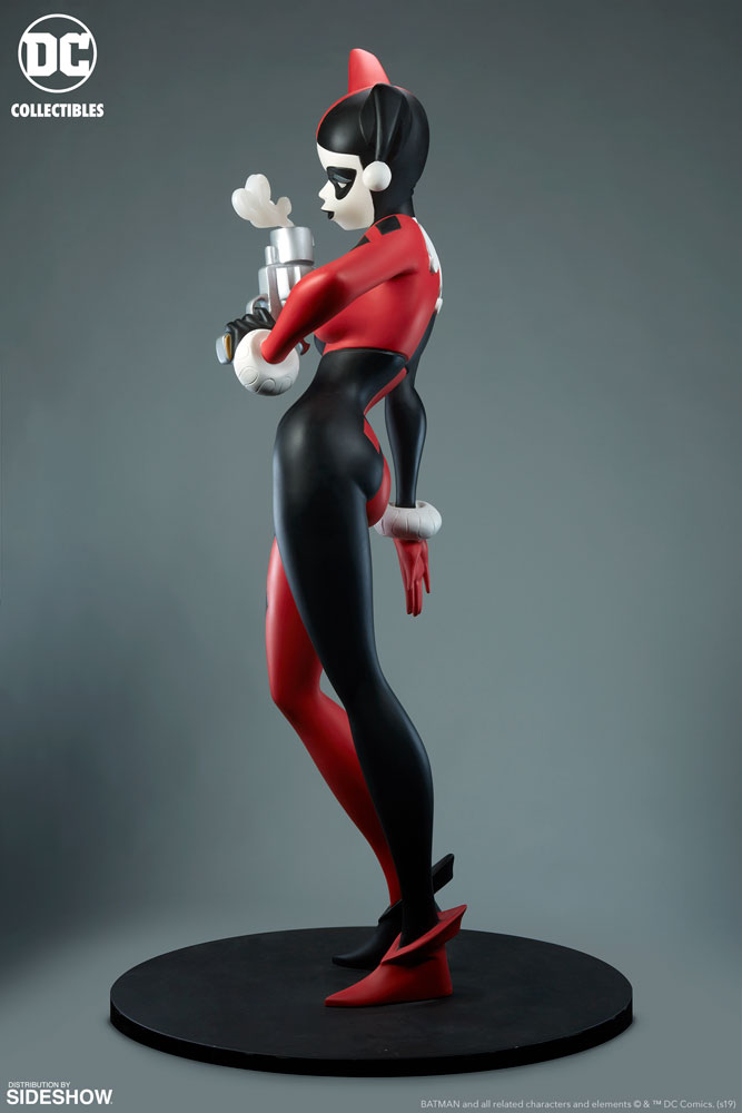 https://www.sideshow.com/storage/product-images/904444/harley-quinn_dc-comics_gallery_5cdd89fd851e6.jpg