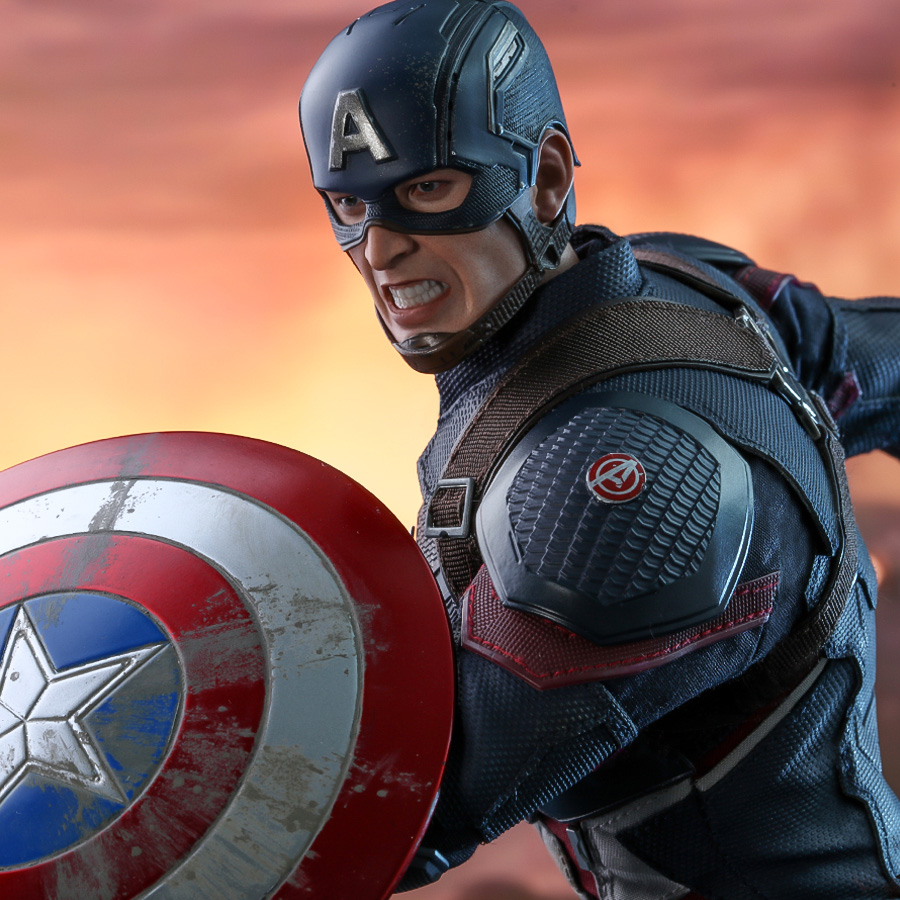 Captain America 1/6 Scale Figure by Hot Toys