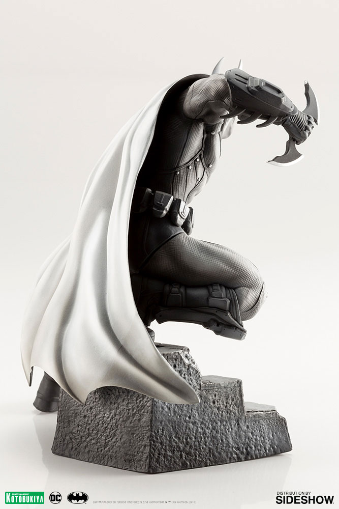 arkham city batman statue