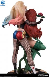 Gallery Image of Harley Quinn & Poison Ivy Statue