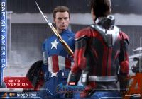 Gallery Image of Captain America (2012 Version) Sixth Scale Figure